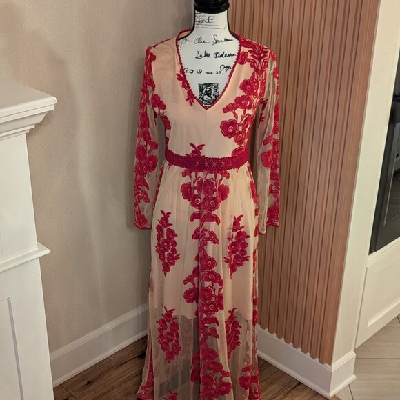 Chicwish V-Neck Floral Embroidered Mesh Maxi Dress – Wine/Red – Size M – Worn On - Picture 5 of 7
